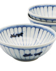 清水なお子 染付け磁器蝶紋小鉢