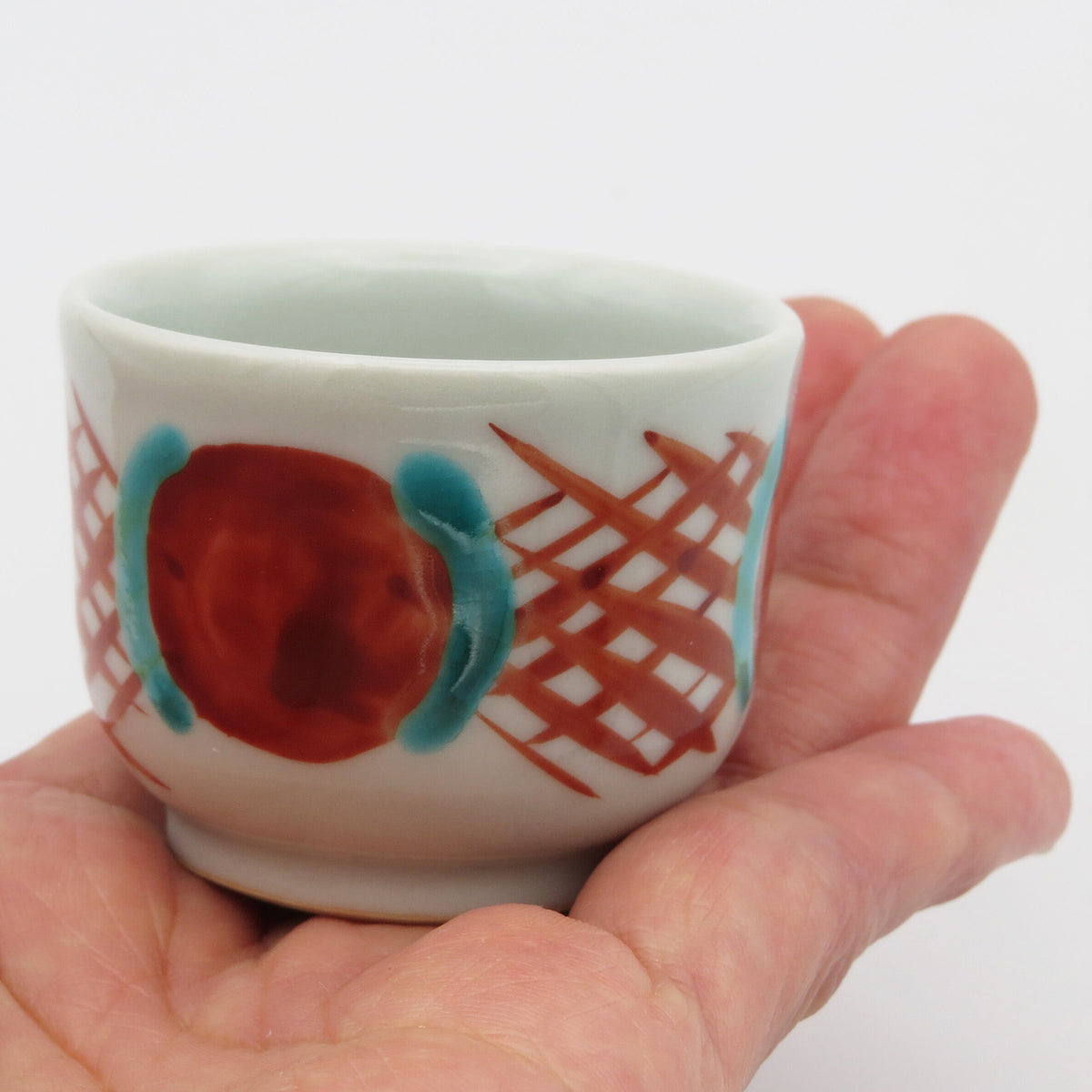 高橋宏彰　色絵磁器赤絵杯1